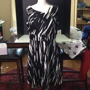Black & White Asymmetrical Midlength Sleeveless Dress